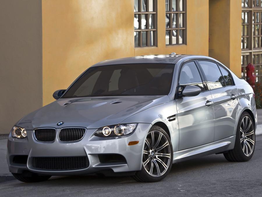  BMW M3 Sedan 2008 года  (US) (фото 15 из 16)